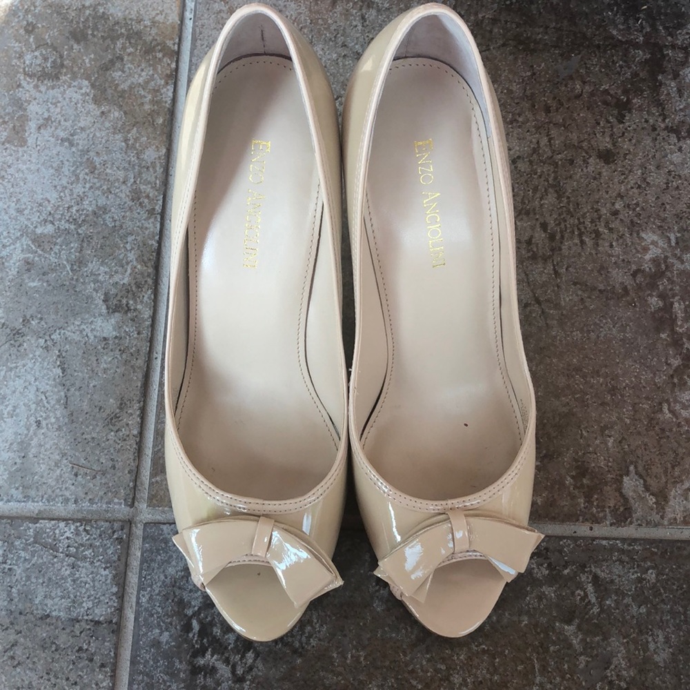 Enzo Angiolini Ealinzzi pump with bow